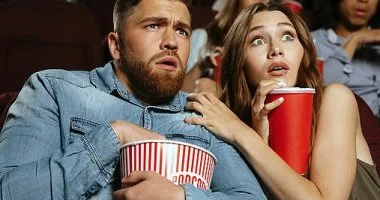 هل مشاهدة أفلام الرعب تضر الصحة النفسية.. خبراء يوضحون
