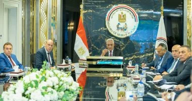 وزير الإنتاج الحربى: لا تهاون مع أى تأخير فى تنفيذ مشروعات حياة كريمة