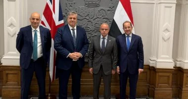 وزير الاستثمار يستهل اجتماعاته فى لندن بلقاء وزير الأعمال البريطاني بحضور وزير المالية