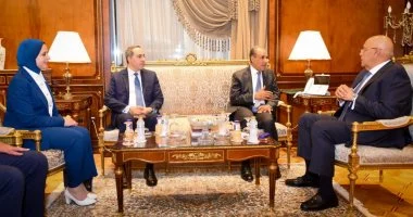 وزير الخارجية يلتقي رئيس مجلس النواب