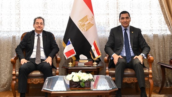 وزير الرياضة وسفير فرنسا يبحثان آفاق جديدة للشراكة في تمكين الشباب وتطوير المنظومة الرياضية