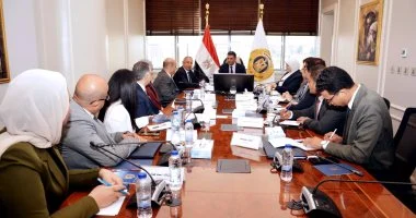 وزير الصناعة: إنشاء مجمعات تكنولوجية بالجامعات المصرية والمراكز البحثية