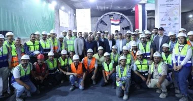​وزير النقل يشهد خروج ماكينة الحفر النفقى الثانية من محطة المساحة بالمترو